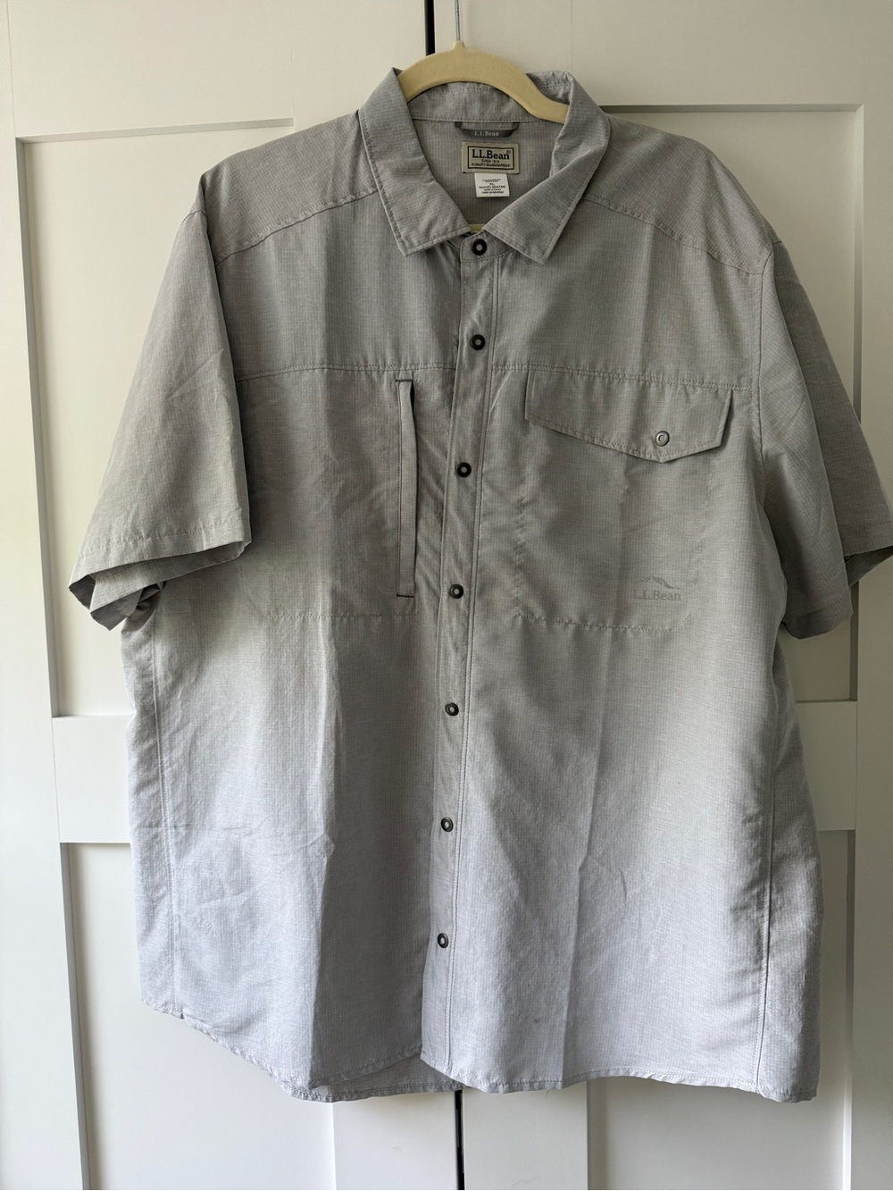 L.L. Bean Light Gray Casual Short-Sleeve Button-Down Shirt